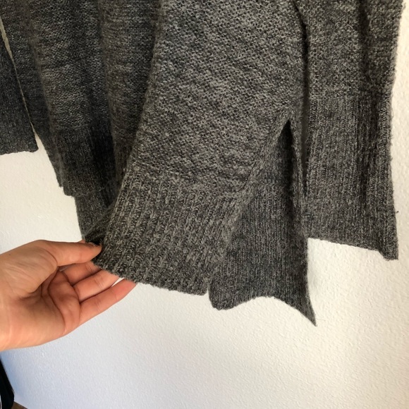 A&F Long Sweater 😍😍 - Picture 4 of 6